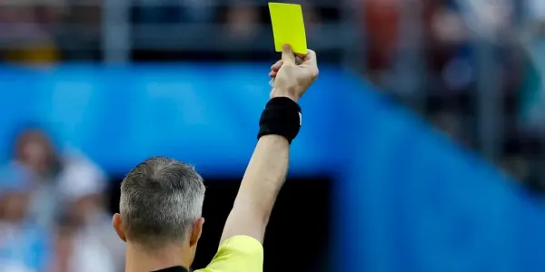 Два гравці австралійської ліги признали, що їм замовляли отримання жовтих карток