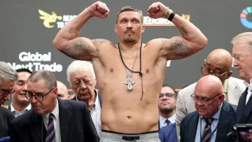 Усик передумал завершать карьеру – известен следующий соперник Александра